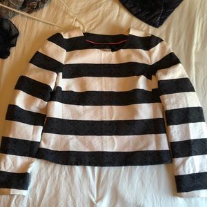 Banana Republic back and white zip up blazer size 8